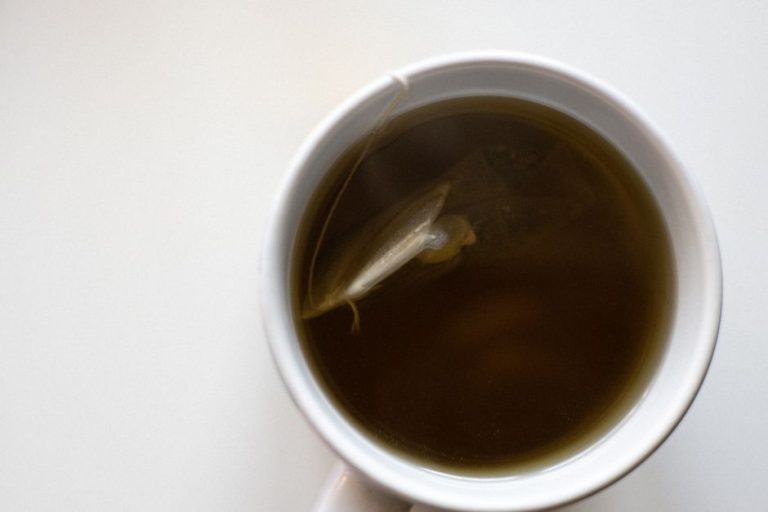 Home Remedies After Vomiting: What to Eat and Drink After Vomiting — 7 Remedies That Actually Help